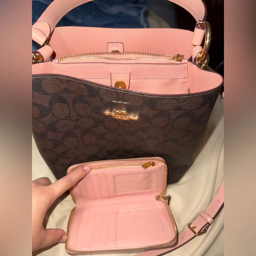 COACH Shoulder Bag Town Bag
Brown + Shell Pink - Picture 3 of 9